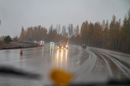 Achten Sie auch auf andere Verkehrsteilnehmer. Diese können bei schlechtem Wetter ganz anders reagieren, als Sie es erwarten...