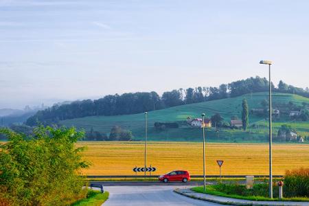 Da in Slowenien der Sprit teurer als in Österreich ist, ist eine Betankung Ihres PKWs vor Grenzübertritt eine gute Idee. Den...