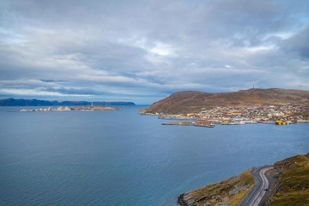 Noch ein Land nördlicher heißt auch, dass die Preise steigen. Wollen Sie in Hammerfest und Co. tanken, kostet Sie der Liter ...