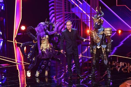 Ist das kriegerische Kudu wirklich Stefan Raab? Oder doch Oliver Pocher oder Daniel Aminati? Er darf wiederkommen. Im Showdo...