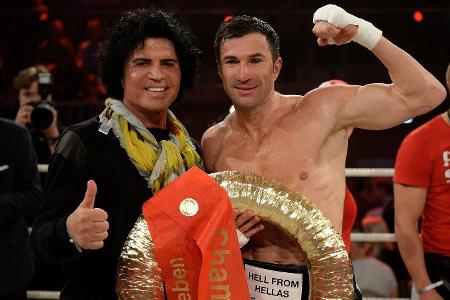 Für jeden Spaß zu haben: Costa Cordalis mit Sohn Lucas Cordalis bei 