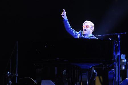 Elton John versteht es nach wie vor, Konzerthallen zu füllen