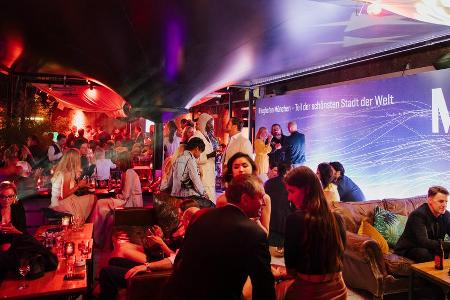 Die Flughafen-Lounge bei 