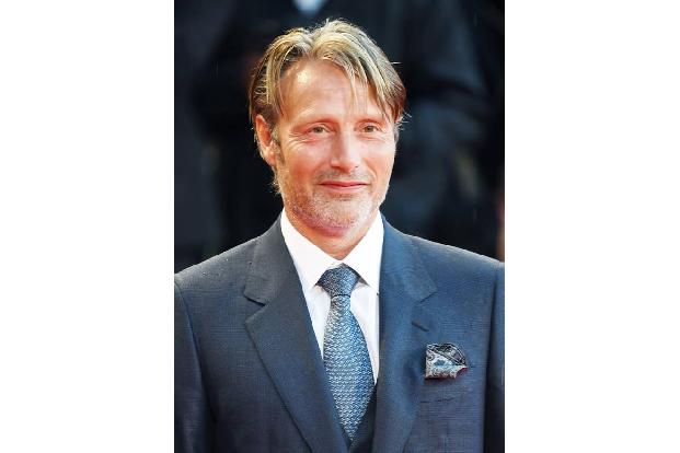Unvergessen bleibt auch die Darstellung von Mads Mikkelsen 2006 in 'Casino Royale'. Der erste James Bond Film mit Daniel Cra...