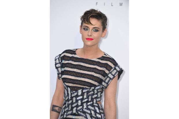 ...die Ex von Cara: Kristen Stewart eroberte St. Vincents Herz im Oktober 2016. Die schöne Darstellerin war zu Beginn ihrer ...