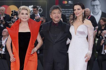 ...den ersten nicht-koreanischen Spielfilm des gefeierten Regisseurs Hirokazu Kore-eda. Als Juliettes Mann ist Ethan Hawke z...