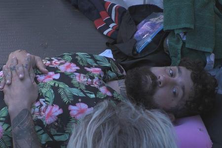 Während bis zum Schluss der Sendung nicht ganz klar wurde, wie es Almklausi wirklich geht und wie rasch er wieder vollständi...