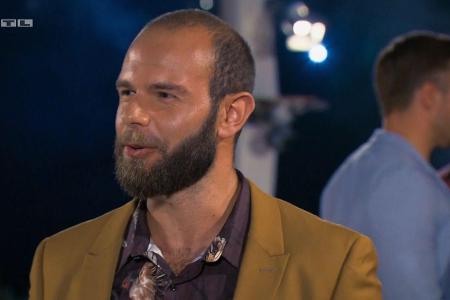 Was tut man nicht alles für eine Traumfrau? Oggy hat sich auf Gerdas Wunsch hin den Bart gestutzt.