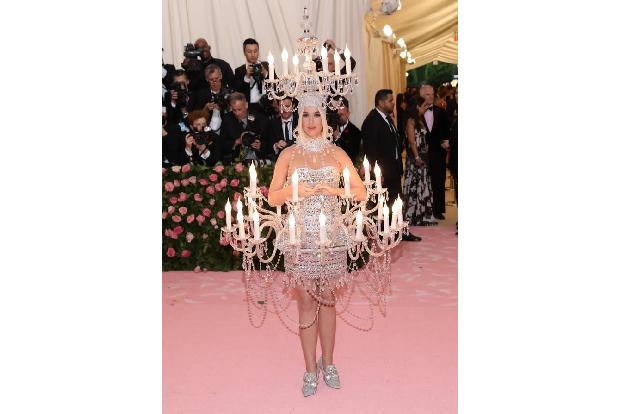 Die Karriere von Katheryn Elizabeth Hudson, wie Katy Perry mit bürgerlichem Namen heißt, ging derweil mit Volldampf voran. I...