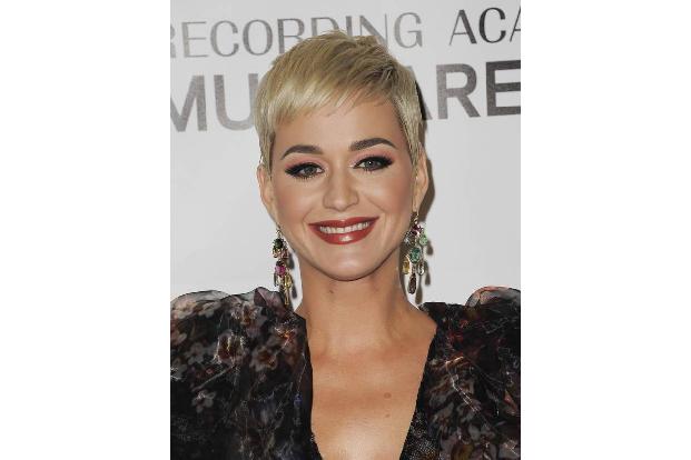 ...entschied ein Richter, dass die Sängerin ihren Hit 'Dark Horse' abgekupfert habe. Sie muss jetzt Tantiemen in Millionenhö...