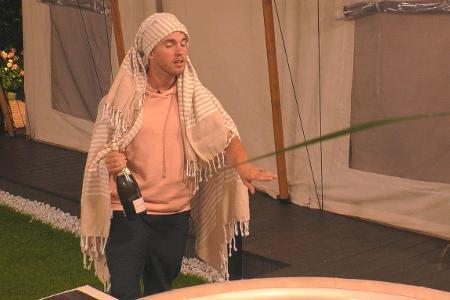 Joey spielte für Janine und Tobi den Liebes-Diener. Doof nur, dass die ihn gar nicht darum gebeten hatten.