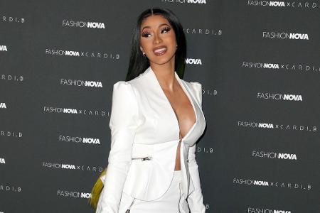 Cardi B (26) heißt eigentlich Belcalis Almánzar. Die Rapperin leitete ihren Bühnennamen von der Rum-Marke 