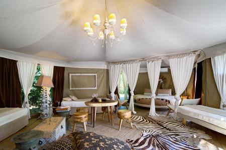 Man möchte kaum glauben, dass man sich hier noch in einem Zelt befindet...