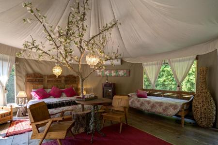 Himmelbett und eigenes Badezimmer rufen. Ein guter Grund mal vorbeizuschauen für alle, die in der Seenlandschaft von Como un...