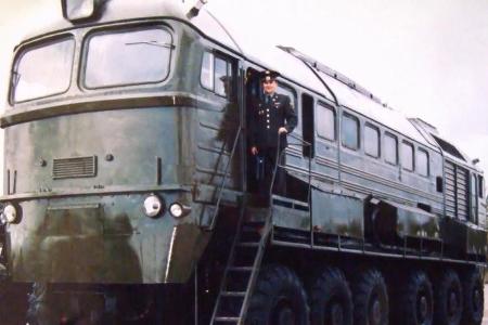 Russische 12x12 Diesel-Lok