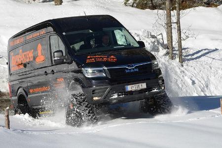 MAN TGE 4x4 Raupenantrieb
