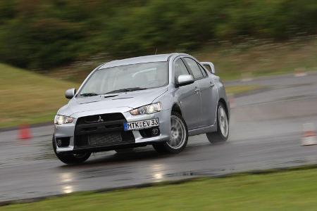 Mitsubishi EVO X, Front