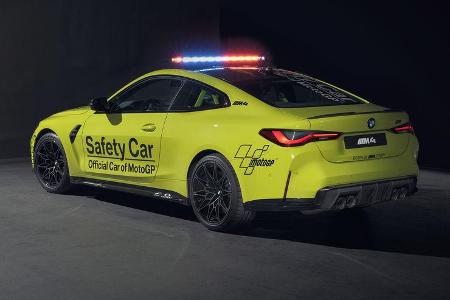 Im Gegensatz zu früheren Jahren, in denen die Safety-Cars stets in den klassischen Farben von BMW-Motorsport lackiert wurden...