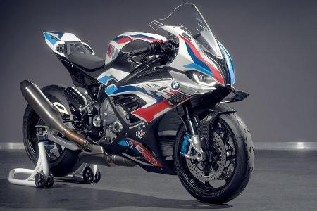 Um das Tempo der MotoGP-Maschinen mitgehen zu können, schickt BMW auch zwei M 1000 RR Safety-Bikes ins Rennen.