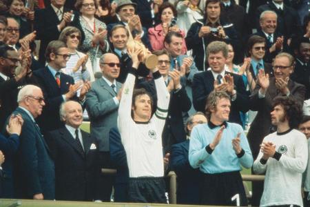 ... der wichtigste im Sommer 1974. Im eigenen Land wurde Deutschland nicht zuletzt dank Sepp Maier Weltmeister. Vor allem im...