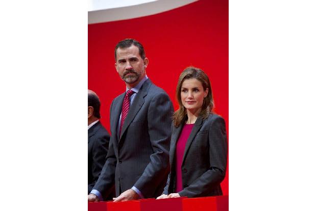 ...bisher ist lediglich bekannt, dass sein Nachfolger Kronprinz Felipe werden soll. Die Rolle der Königin übernimmt selbstve...