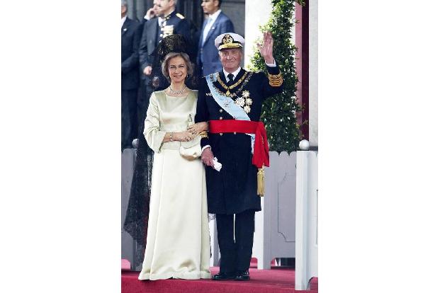 Doch es gibt auch Spekulationen, wonach in den letzten Jahren die Beliebtheit des einst äußerst populären Juan Carlos wegen ...