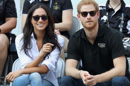 Schon vor ihrer Verlobung mit Prinz Harry beeindruckte Meghan Markle mit lässiger Eleganz die Modewelt.