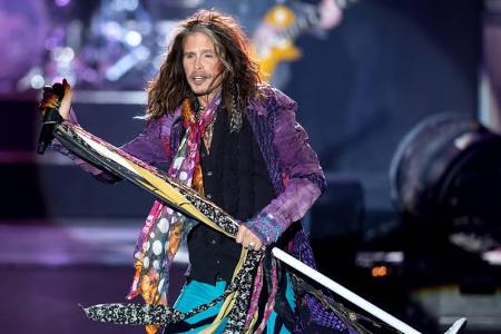 ...sein früherer Bandkollege, der Sänger Steven Tyler, wurden zu Beginn ihrer Karriere aufgrund ihres ausschweifenden Lebens...
