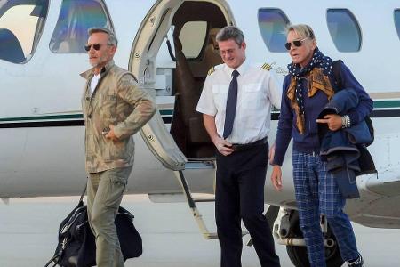 Ein Jahr später ging auch Designer Wolfgang Joop (r.) eine Verpartnerung mit seinem langjährigen Freund Edwin Lemberg (l.) e...