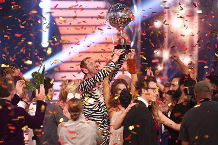 Im Goldregen streckt Pascal Hens seinen 