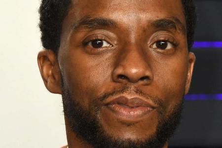 Chadwick Boseman verzaubert seine Kolleginnen beim Filmdreh