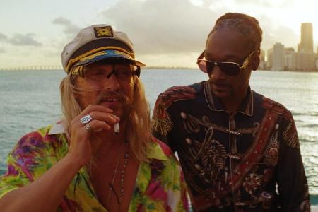 Moondog (McConaughey, l.) und Lingerie (Snoop Dogg) philosophieren über das Leben