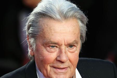 Schauspieler Alain Delon wird in Cannes mit einer Ehrenpalme ausgezeichnet.