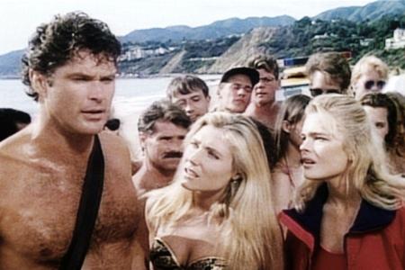 Der Rettungsschwimmer, dem die Frauen vertrauen: David Hasselhoff (links) wurde als Mitch in 