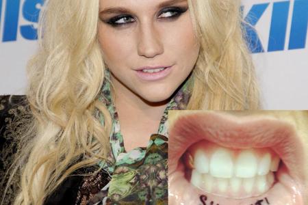Leck mich! Für eine erstklassige Beleidigung muss die Sängerin Kesha kein Wort sprechen, sondern lediglich ihre Unterlippe a...