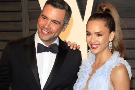 Auch Cash Warren und Jessica Alba sind erneut Eltern geworden. Der erste Sohn des Ehepaars heißt Hayes Alba Warren und kam a...