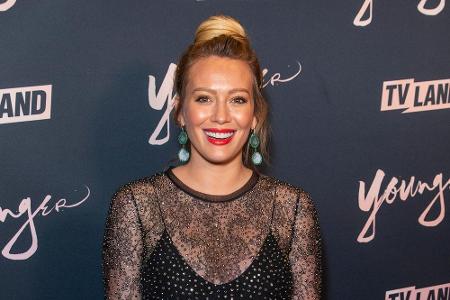 Hilary Duff ist zum zweiten Mal Mutter geworden. Zusammen mit Matthew Koma freut sie sich über eine kleine Tochter namens Ba...