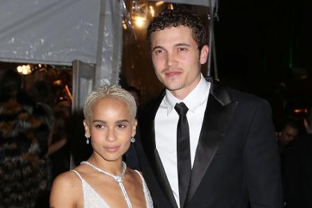 Eigentlich hatte Zoë Kravitz von einem Heiratsantrag in Paris geträumt. Stattdessen hielt ihr Freund Karl Glusman im heimisc...