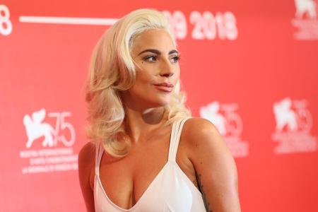Lady Gaga hat aus ihrer Verlobung mit Christian Carino kein großes Ereignis gemacht. Im Gegenteil: Während einer Rede im Okt...