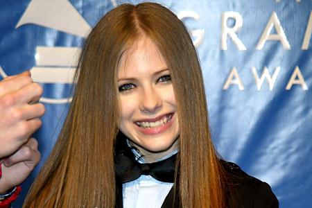 Fünf Grammy-Nominierungen gab es für Avril Lavigne (34) im Jahr 2003. Da war die Solo-Künstlerin gerade einmal 18 Jahre alt....