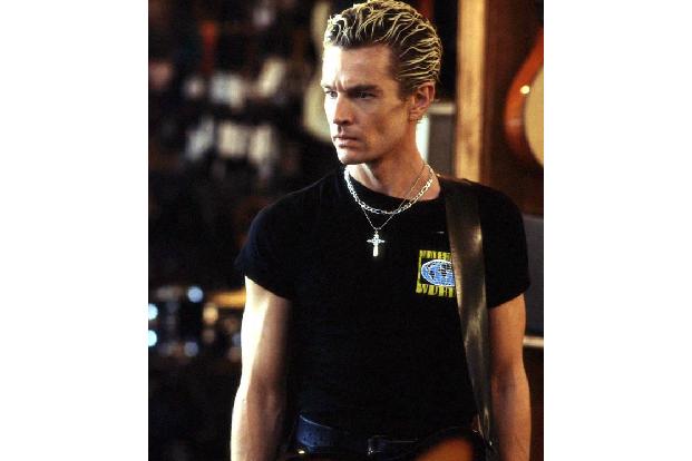 ...James Marsters während der dämonischen Dreharbeiten. Er spielte den zwielichtigen Vampir Spike, der innerhalb der Serie w...