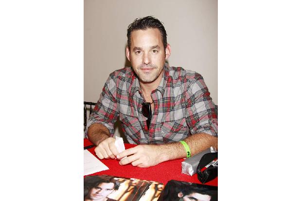...Nicholas Brendon eine Chance gibt? Der Star war von Anfang bis Ende bei 'Buffy' dabei, verfiel aber gegen Ende der Serie ...