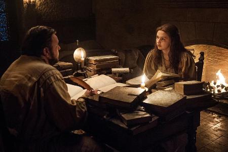 Hat Goldy (Hannah Murray) ihrem Sam (John Bradley) hier gerade ein Geheimnis ausgeplaudert?