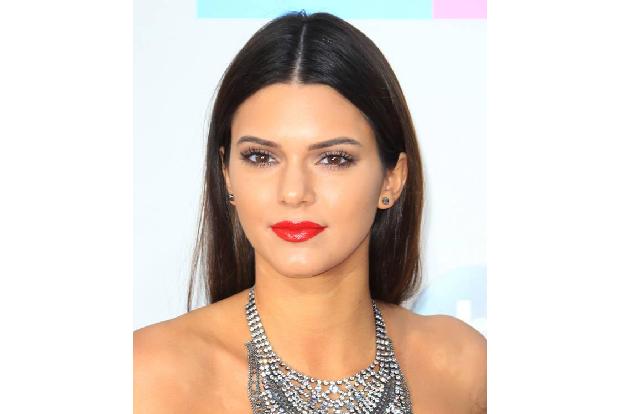 ...Frage beschäftigt wohl viele, wenn man ihre Entwicklung so betrachtet. Konnte es 2013 noch einfach nur das Make-up gewese...