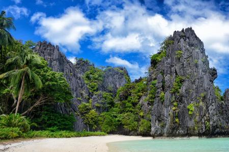 Die Strände von El Nido, einer kleinen Gemeinde auf der philippinischen Insel Palawan, sind eine Augenweide. Am Strand gibt ...