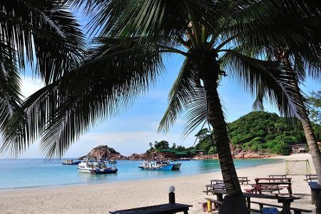 Die Reise geht nach Malaysia, genauer gesagt auf die Trauminsel Pulai Redang. Nicht umsonst hat sich das kleine Eiland zu ei...
