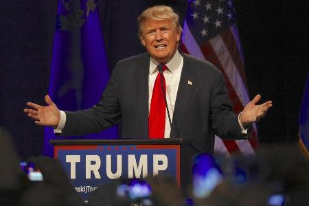 Zahlreiche Hollywood-Stars haben bereits lautstark ihre Solidarität mit Hillary Clinton im US-Präsidentschaftsrennen bekunde...