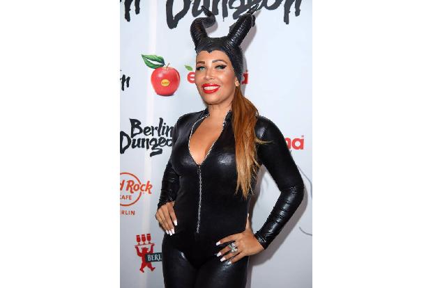 ...Ex-Dschungelcamperin Patricia Blanco. Sie erschien als Maleficent, die dunkle Fee aus dem gleichnamigen Kinohit von 2014....