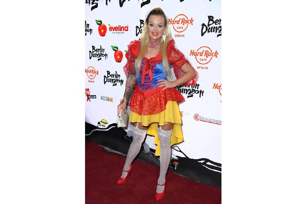 ...Rotkäppchen, Wonder Woman und Schneewittchen landete Sängerin Doreen Steinert mit ihrem Kostüm. Die Ex von Rapper Sido ve...