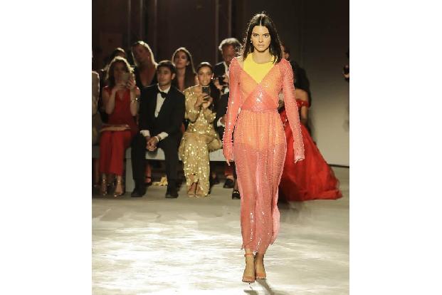 ...Storys hat Kendall Jenner sicherlich ebenfalls zu berichten. Für die einen war sie zu unsportlich und folglich zu dick, f...